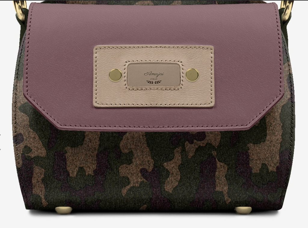 CamoFlyy-W plaque close-up - beige leather plaque with Amajai ITALY script and gold decorative studs